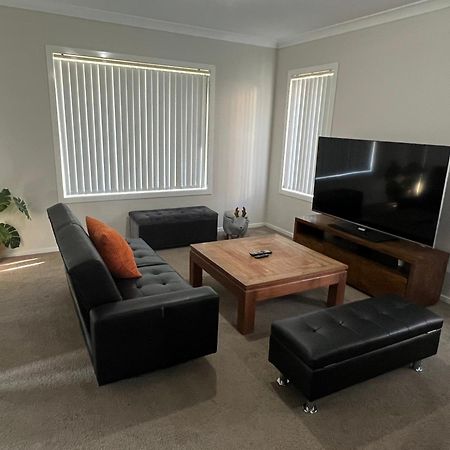 Вилла 4Br House For Whole Family Schofields Экстерьер фото